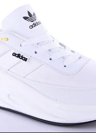 Белые кроссовки adidas