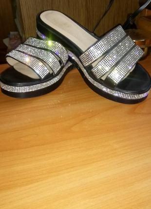 Сабо шльопанці