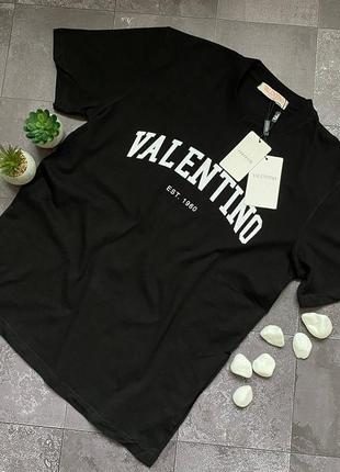 Футболка в стиле valentino