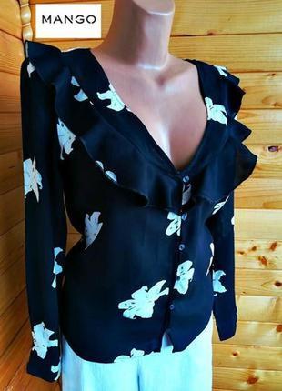 Отличная базовая блузка в цветочный принт модного испанского бренда mango
