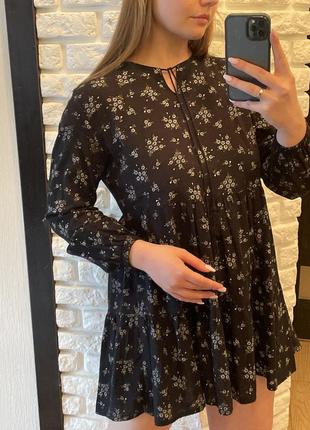 Сукня чорного кольору