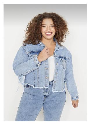 Женская джинсовая курточка с бахромой4 фото