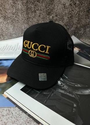 Кепка в стилі gucci