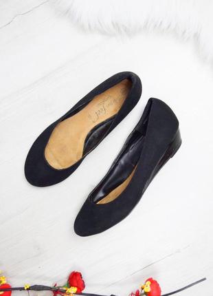 Чорні балетки туфлі не висока платформа під замш