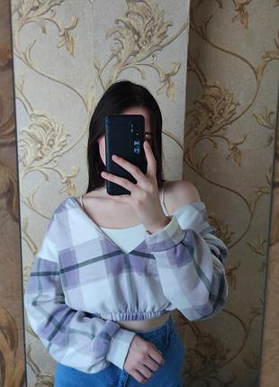 Кофточка с обнаженным плечом свитшот