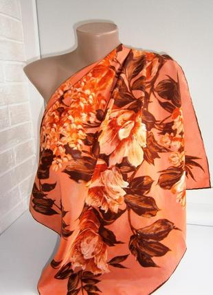 Красивый винтажный женский платок из натурального шелка.