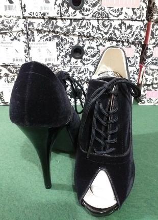 Готичні чорні туфлі на 4.5-см платформі й 14.5-см шпильках зі шнурівкою bordello wink 012 фото