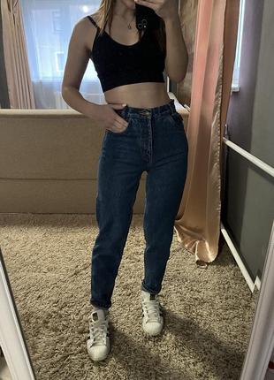 Стильные джинсы мом прямые1 фото