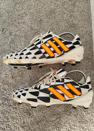 Adidas сороканожка