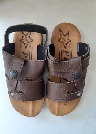 Босоніжки - ляпанці