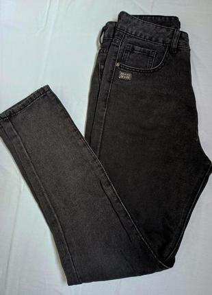 Женские черные, темно-серые джинсы mom1 фото