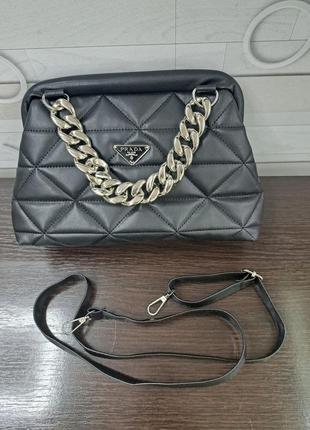 Стильная сумочка стьоганая с цепочкой