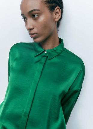 Зелена сатинова сорочка zara