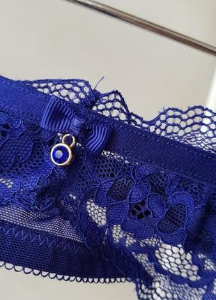 Синий пояс с резинками для чулок