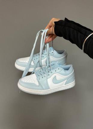 Женские кроссовки nike air jordan retro 1 low “light blue” / smb