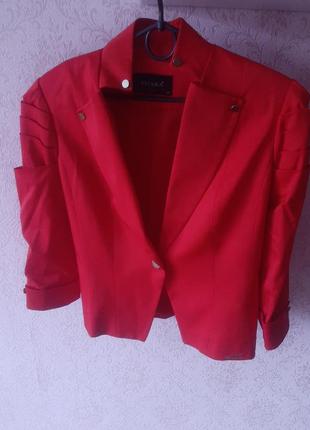 Червоний піджак2 фото