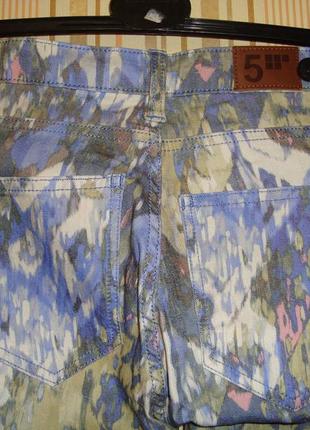 Шикарные летние штаны в разноцветный принт4 фото