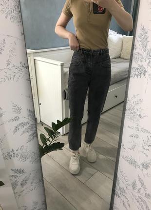 Сірі мом-джинси stradivarius