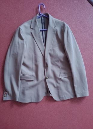 Стильный мужской пиджак