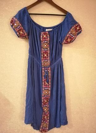 Яркое платье l-xl с вышивкой
