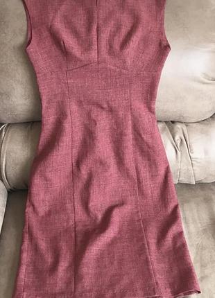 Плаття-футляр бордового кольору без рукавів1 фото