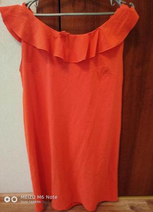 Нарядное платье оранжевое с воланами  на спине2 фото