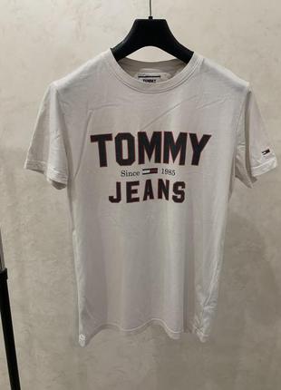 Футболка tommy hilfiger белая мужская tommy jeans1 фото