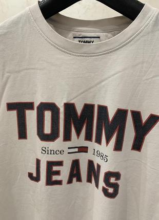 Футболка tommy hilfiger белая мужская tommy jeans4 фото