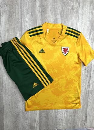 Adidas костюм футбольный 11-12 лет 152 см шорты футболка wales