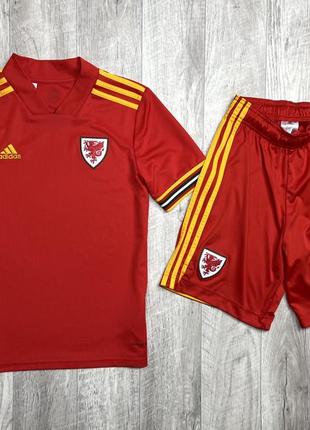 Adidas костюм футбольный 11-12 лет 152 см шорты футболка wales красный1 фото