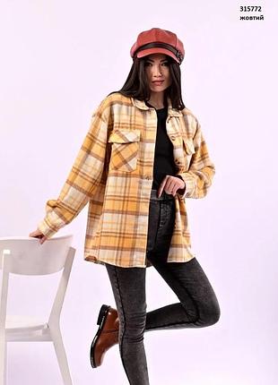 Жіноча сорочка в клітинку
