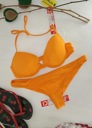 Купальник оранжевый с чашкой