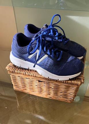 Легенькі кросівочки від new balance