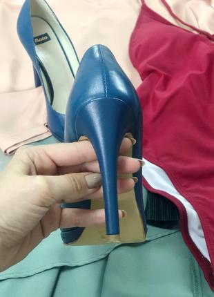 Шкіряні туфлі bata5 фото