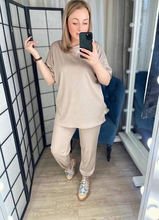 Костюм футболка та брюки