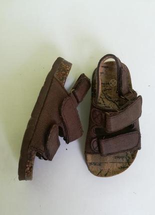 Лёгкие, комфортные босоножки на липучках