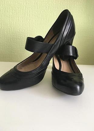 Туфлі clark's