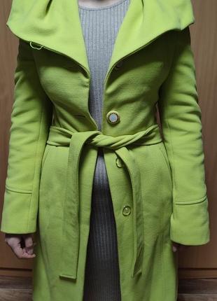 Зеленое пальто демисезонное кашемировые4 фото