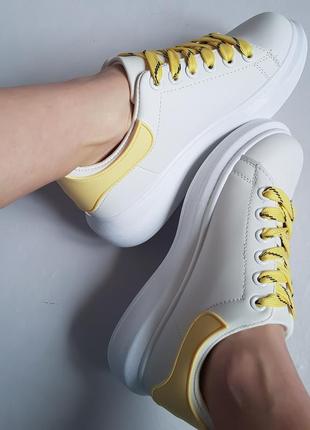 Кроссовки женские белые с желтой шнуровкой8 фото