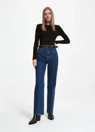 Блузка из структурного трикотажа.