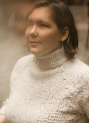 Белый твидовый свитер4 фото