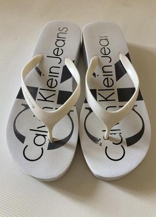 Шлепанцы (вьетнамки) женские calvin klein jeans. оригинал. 39-40