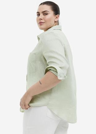 Рубашка из воздушного льна с воротником, пуговицами спереди и кокеткой сзади4 фото