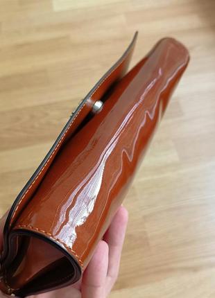 Лакированная кожаная сумка, клатч, сумочка longchamp patent leather clutch bag4 фото