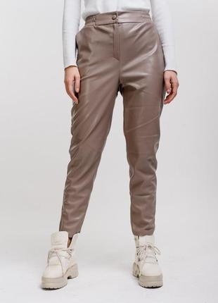 Нові кавові штани з еко шкіри