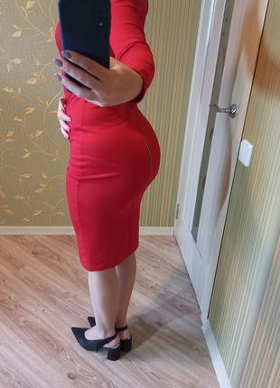 Яркое красное платье с замком на спине2 фото