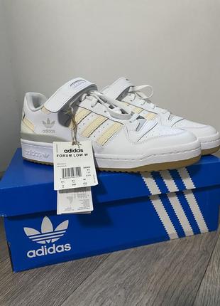 Кроссовки adidas unisex