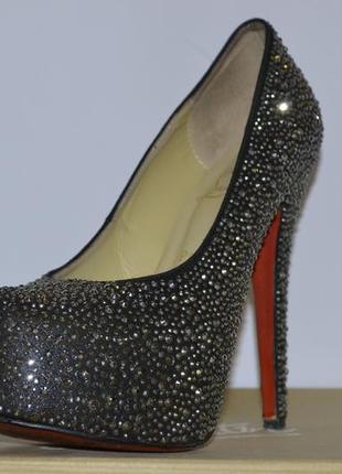 Туфлі louboutin2 фото