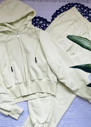 Спортивний костюм 💚