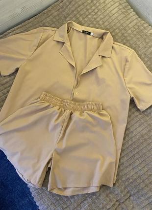 Костюм жіночий